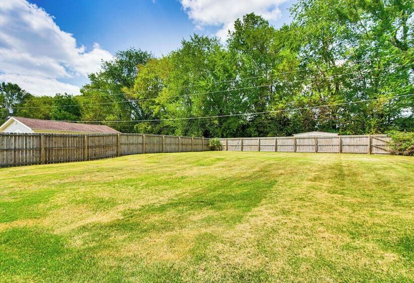 Florence Family Home W/ Dog Friendly Yard