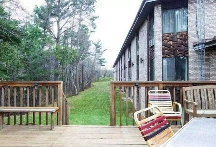 ホテル University Inn Of Stevens Point