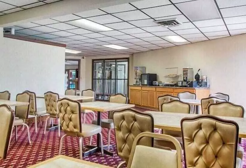 ホテル University Inn Of Stevens Point