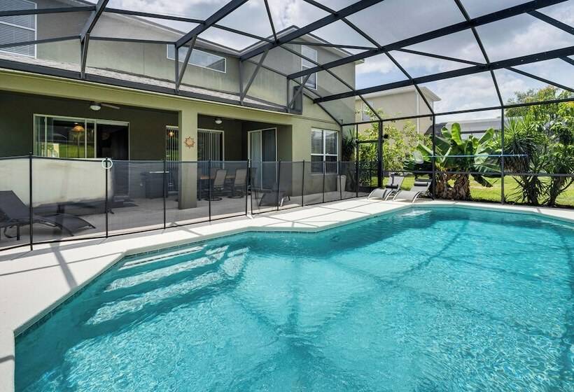 ~ 5 Mi To Disney World: Kissimmee Resort Home