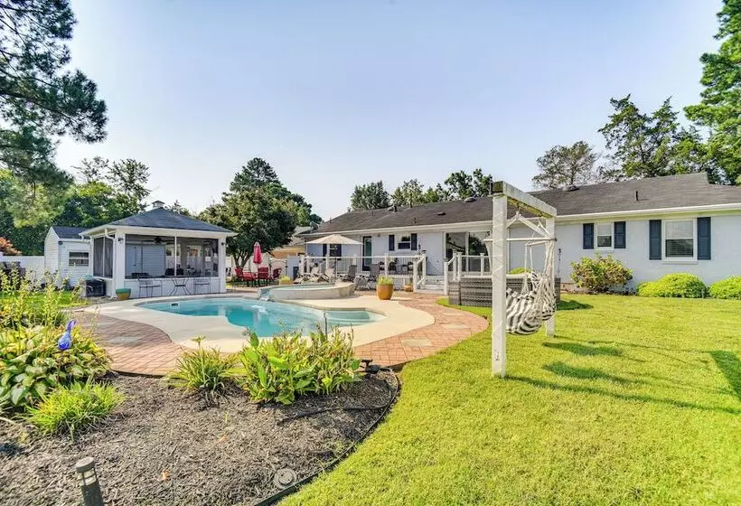 Luxe Lakefront Portsmouth Home: Fish, Swim & Play!