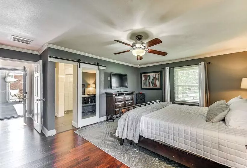 Luxe Lakefront Portsmouth Home: Fish, Swim & Play!