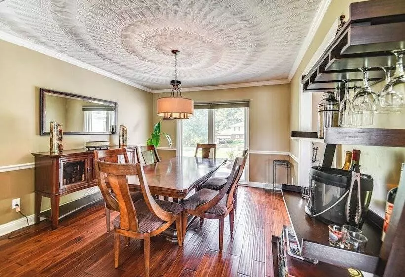 Luxe Lakefront Portsmouth Home: Fish, Swim & Play!