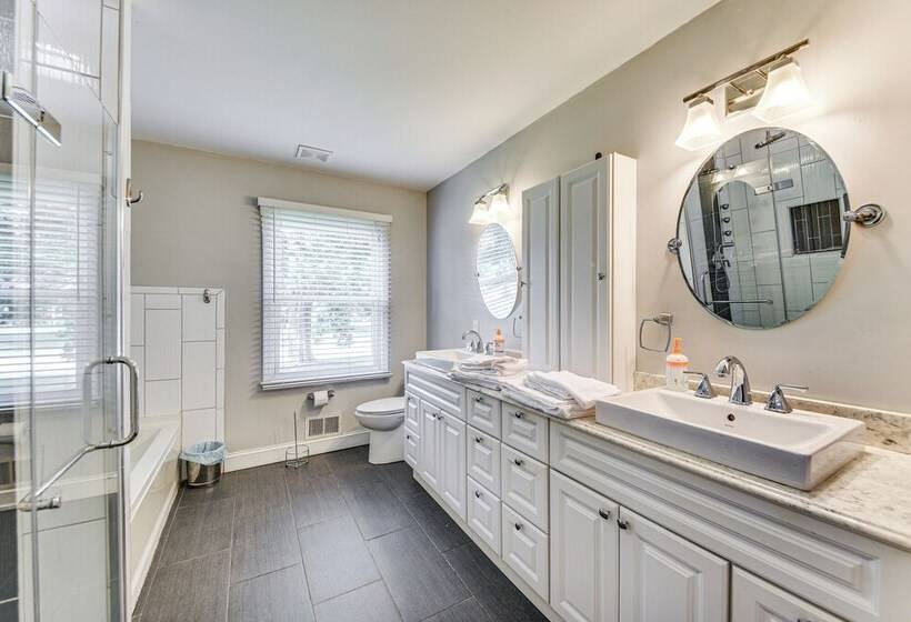 Luxe Lakefront Portsmouth Home: Fish, Swim & Play!