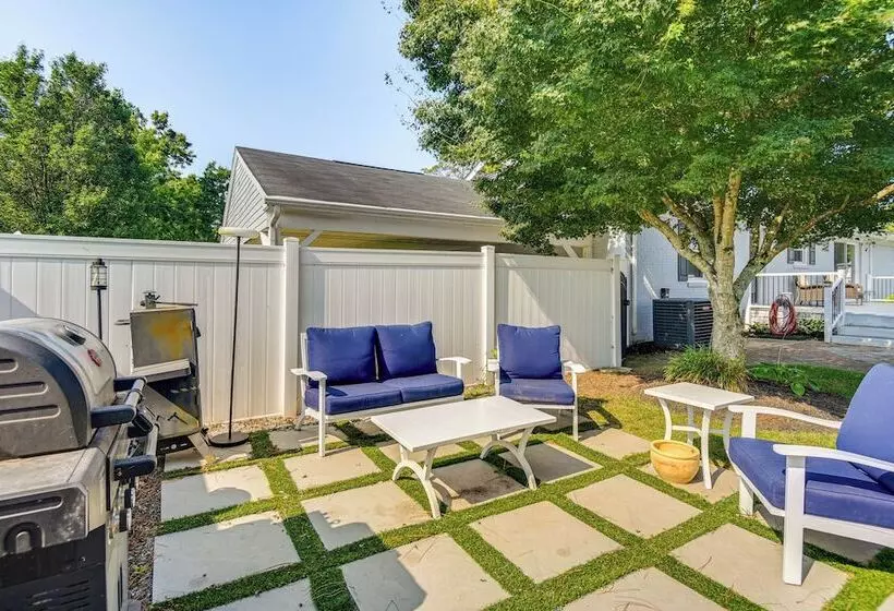 Luxe Lakefront Portsmouth Home: Fish, Swim & Play!