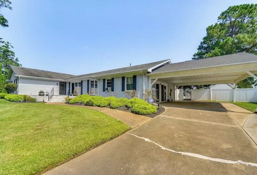 Luxe Lakefront Portsmouth Home: Fish, Swim & Play!