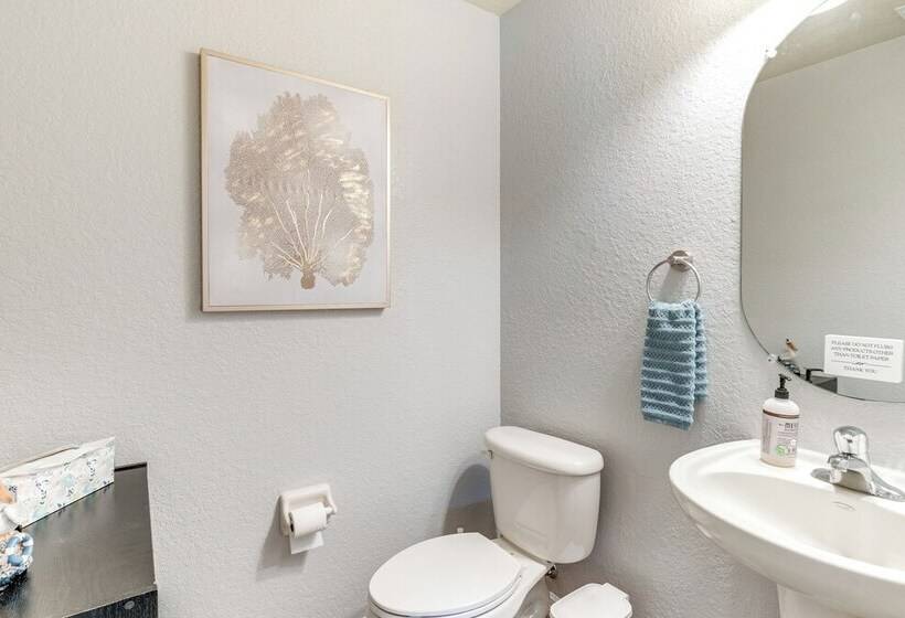 Port Charlotte Home: Heated Pool, Screened Lanai!