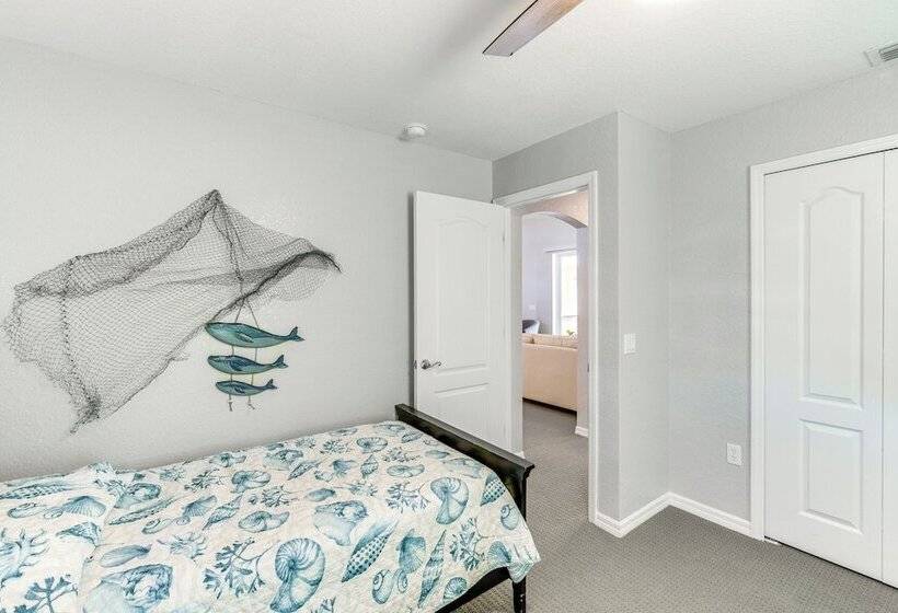 Port Charlotte Home: Heated Pool, Screened Lanai!