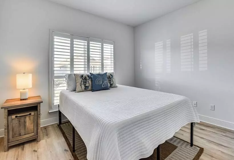 Santa Rosa Beach Home W/ Community Pool!