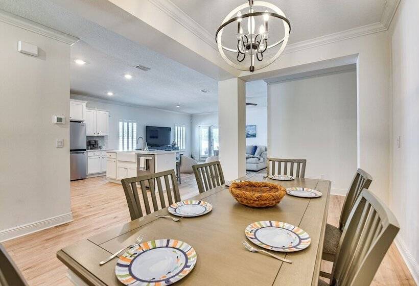 Santa Rosa Beach Home W/ Community Pool!