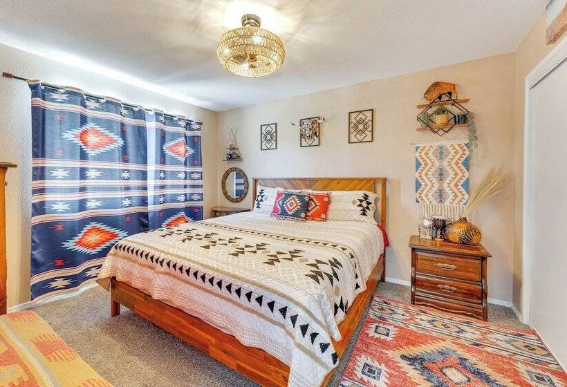 5 Mi To Airport: Bullhead City Villa W/ Mtn Views