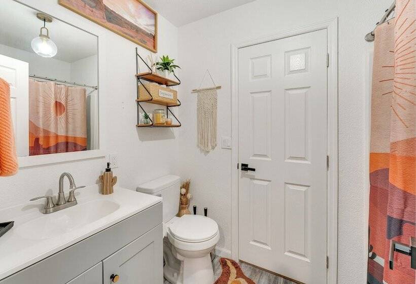 5 Mi To Airport: Bullhead City Villa W/ Mtn Views