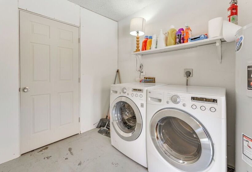 5 Mi To Airport: Bullhead City Villa W/ Mtn Views