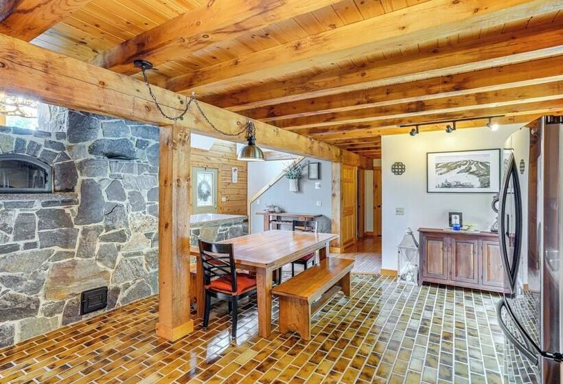 Spacious Wilmington Cabin: Walk To Lake