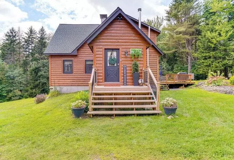 Spacious Wilmington Cabin: Walk To Lake