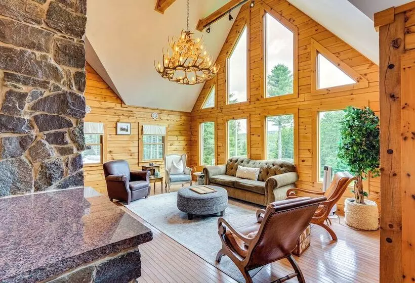 Spacious Wilmington Cabin: Walk To Lake