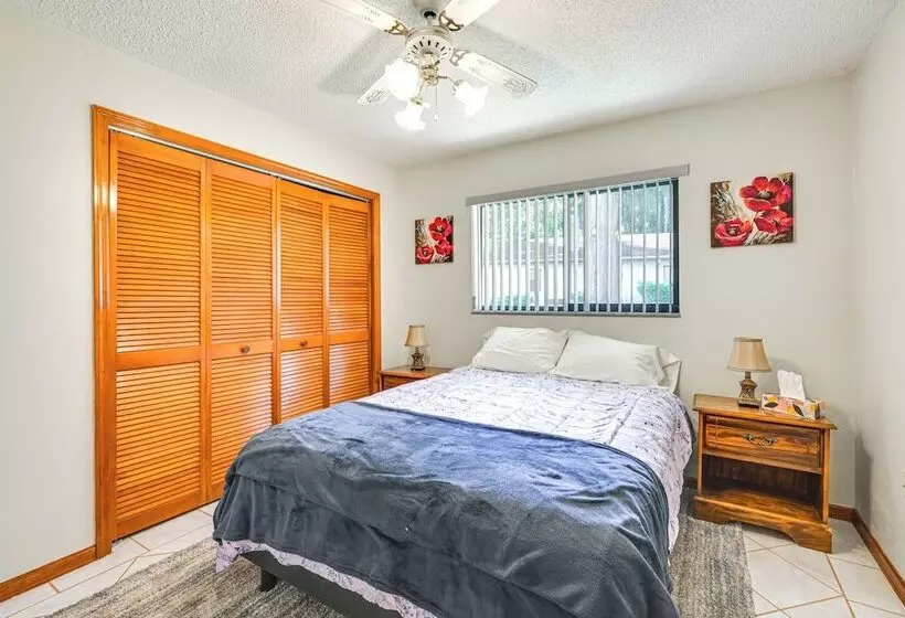 5 Mi To Weeki Wachee: Spring Hill Home W/ Lanai