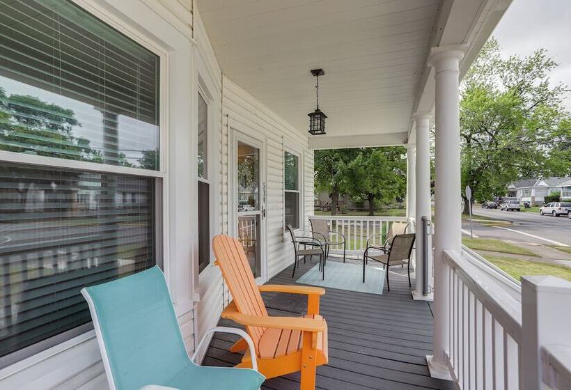 3 Mi To Cedar Point: Sunny Sandusky Home W/ Yard