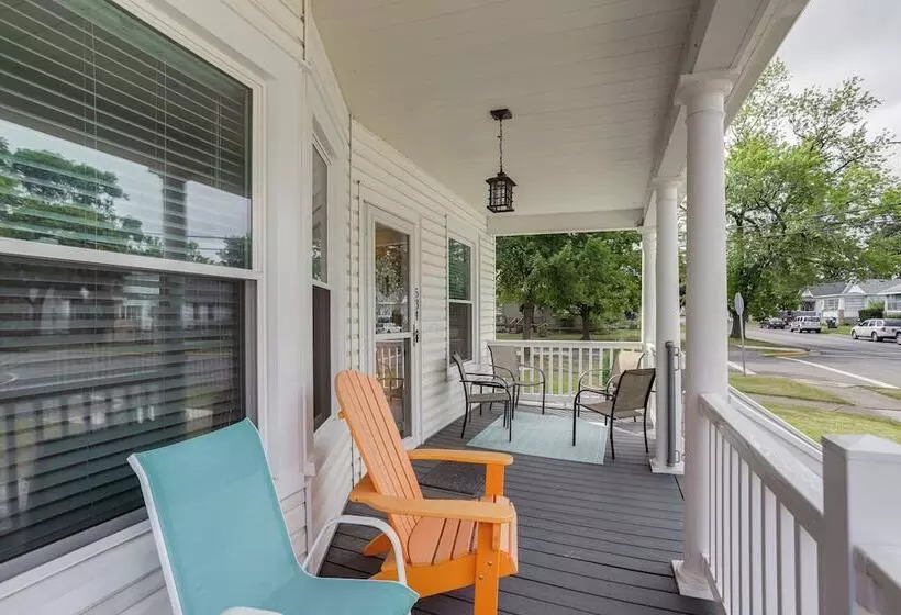 3 Mi To Cedar Point: Sunny Sandusky Home W/ Yard