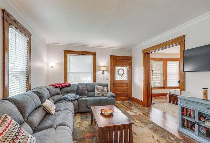 3 Mi To Cedar Point: Sunny Sandusky Home W/ Yard