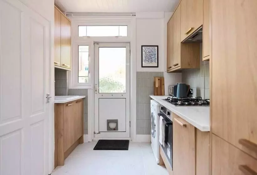 The Furness Hideout   Charming 2bdr House With Garden