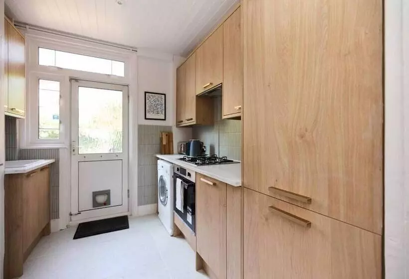 The Furness Hideout   Charming 2bdr House With Garden