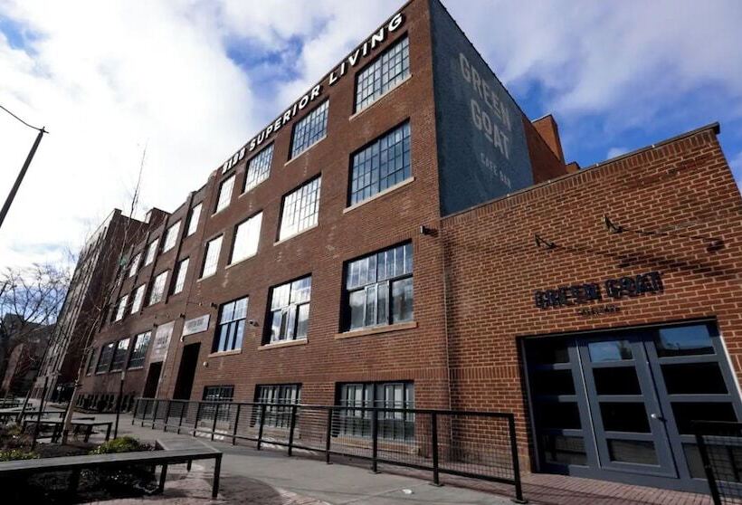 2125 Superior Living