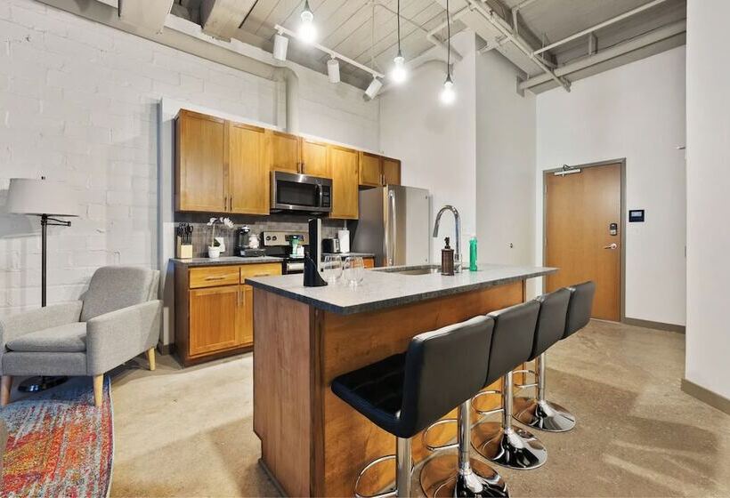 2125 Superior Living