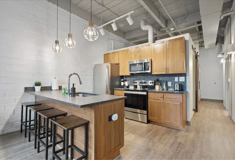 2125 Superior Living