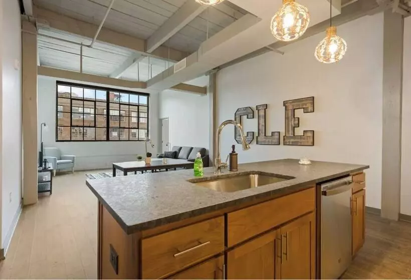 2125 Superior Living