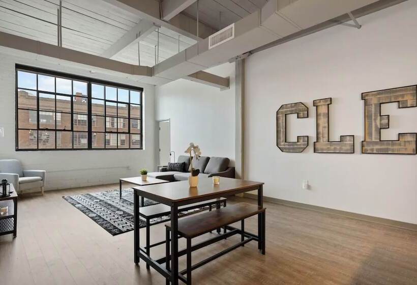 2125 Superior Living