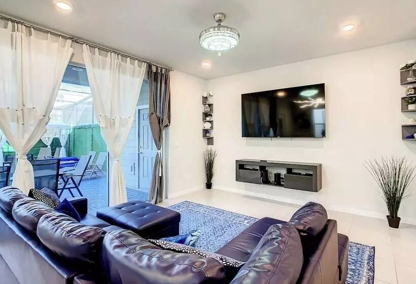 A Touch Of Blue At Windsor Island Resort