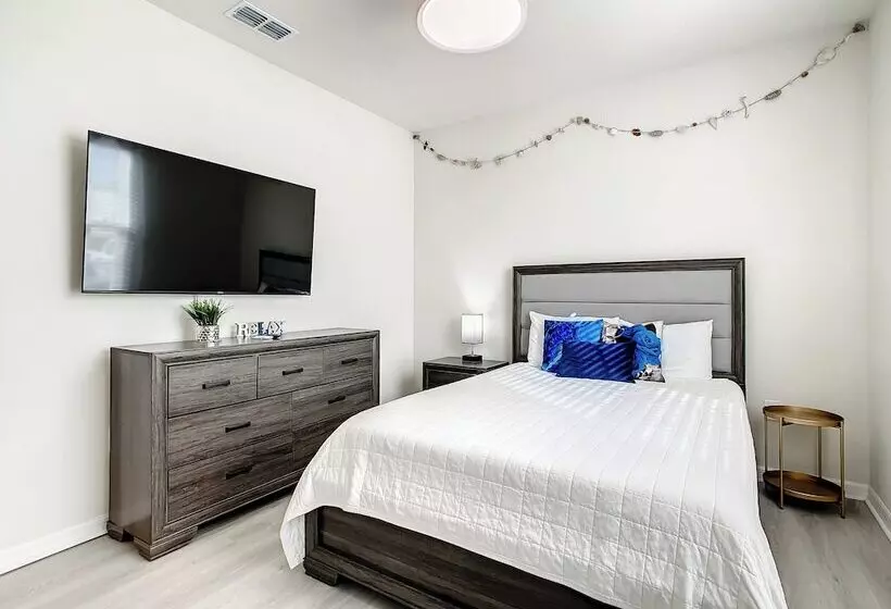 A Touch Of Blue At Windsor Island Resort