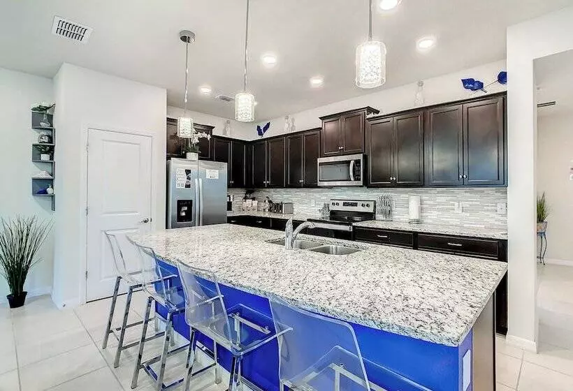 A Touch Of Blue At Windsor Island Resort