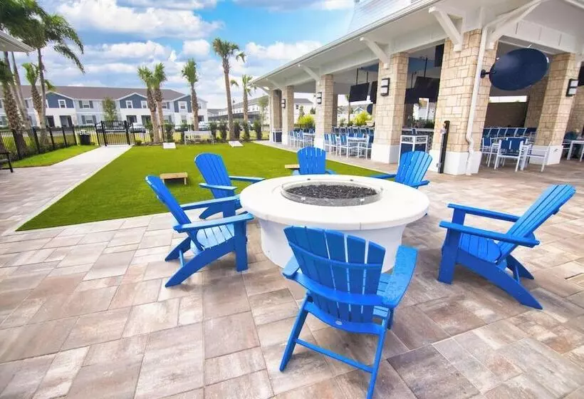 A Touch Of Blue At Windsor Island Resort