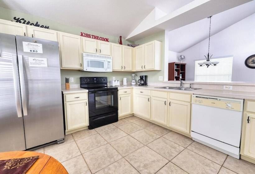 Backyard Fun At Highlands Reserve