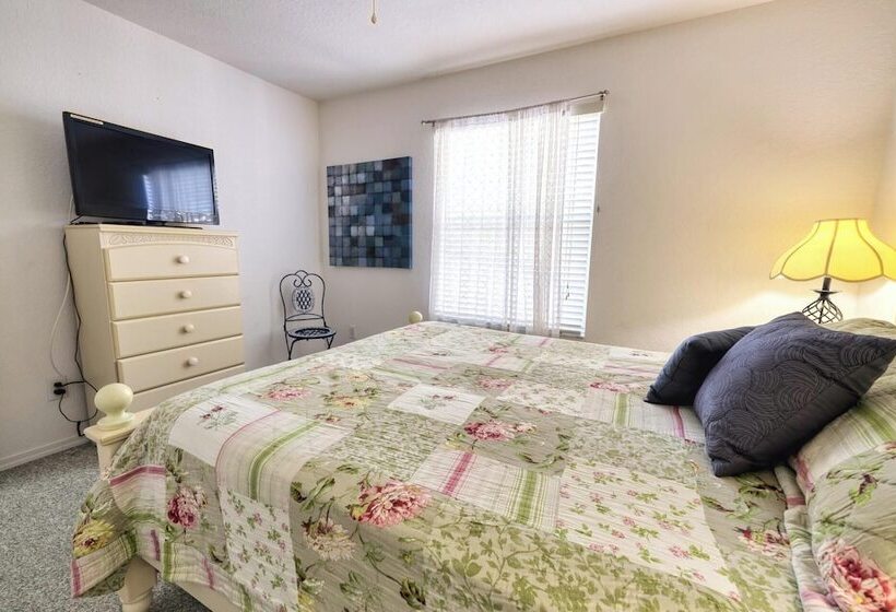 Backyard Fun At Highlands Reserve