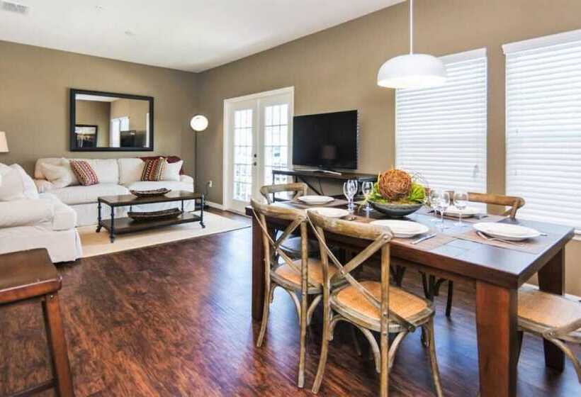 Beautiful Townhouse Next To Disney Parks 24