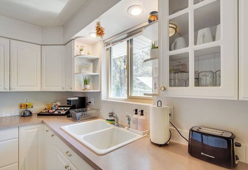 Charming Ellensburg Home W/ Patio < 1 Mi To Cwu!