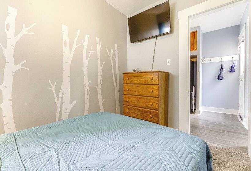 Dog Friendly Dayton Home: 1 Mi To Downtown!