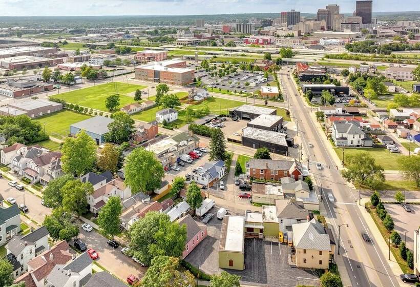 Dog Friendly Dayton Home: 1 Mi To Downtown!