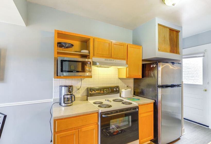 Dog Friendly Dayton Home: 1 Mi To Downtown!