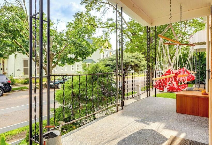 Dog Friendly Dayton Home: 1 Mi To Downtown!