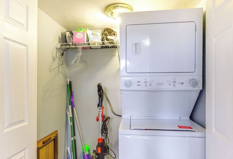 Dog Friendly Dayton Home: 1 Mi To Downtown!