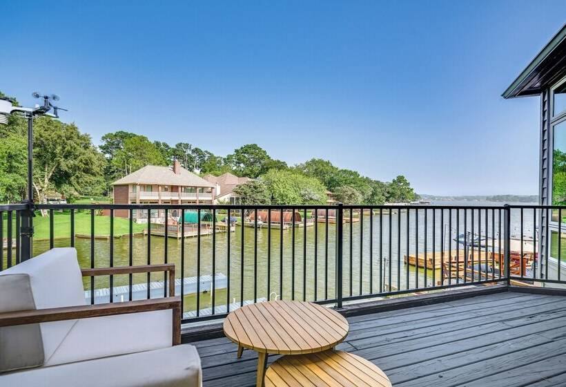 Exquisite Canal Front Home: Access To Lake Conroe!