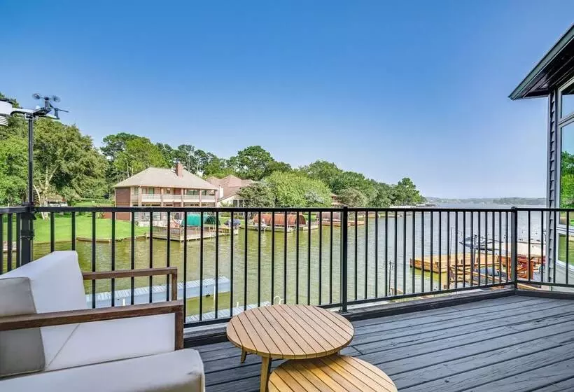 Exquisite Canal Front Home: Access To Lake Conroe!
