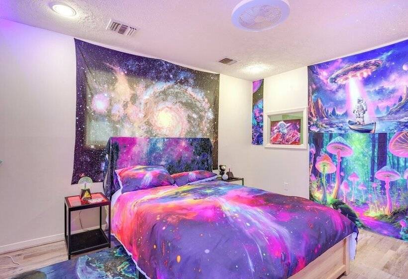 Exquisite Canal Front Home: Access To Lake Conroe!