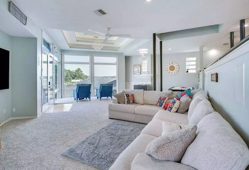 Exquisite Canal Front Home: Access To Lake Conroe!