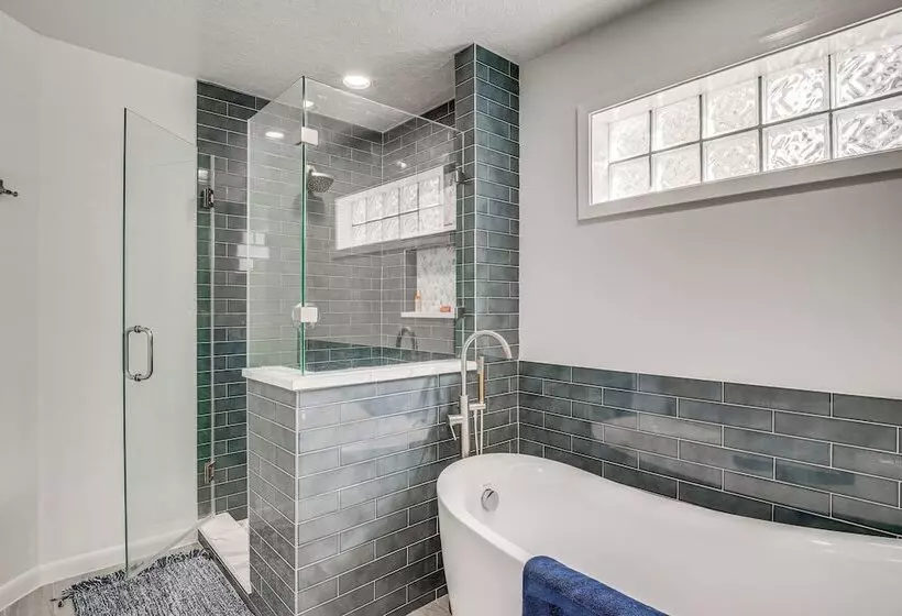 Exquisite Canal Front Home: Access To Lake Conroe!