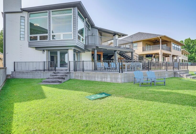 Exquisite Canal Front Home: Access To Lake Conroe!